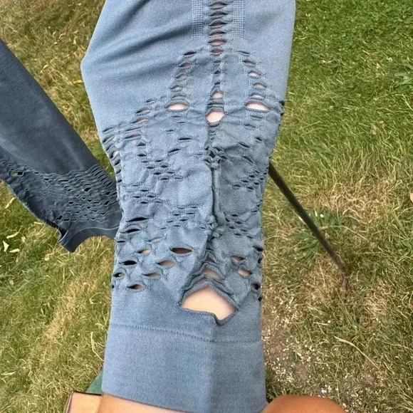 One 5 One Gray-blue Leggings with Cutout Detail, Size S/M - Picture 3 of 4
